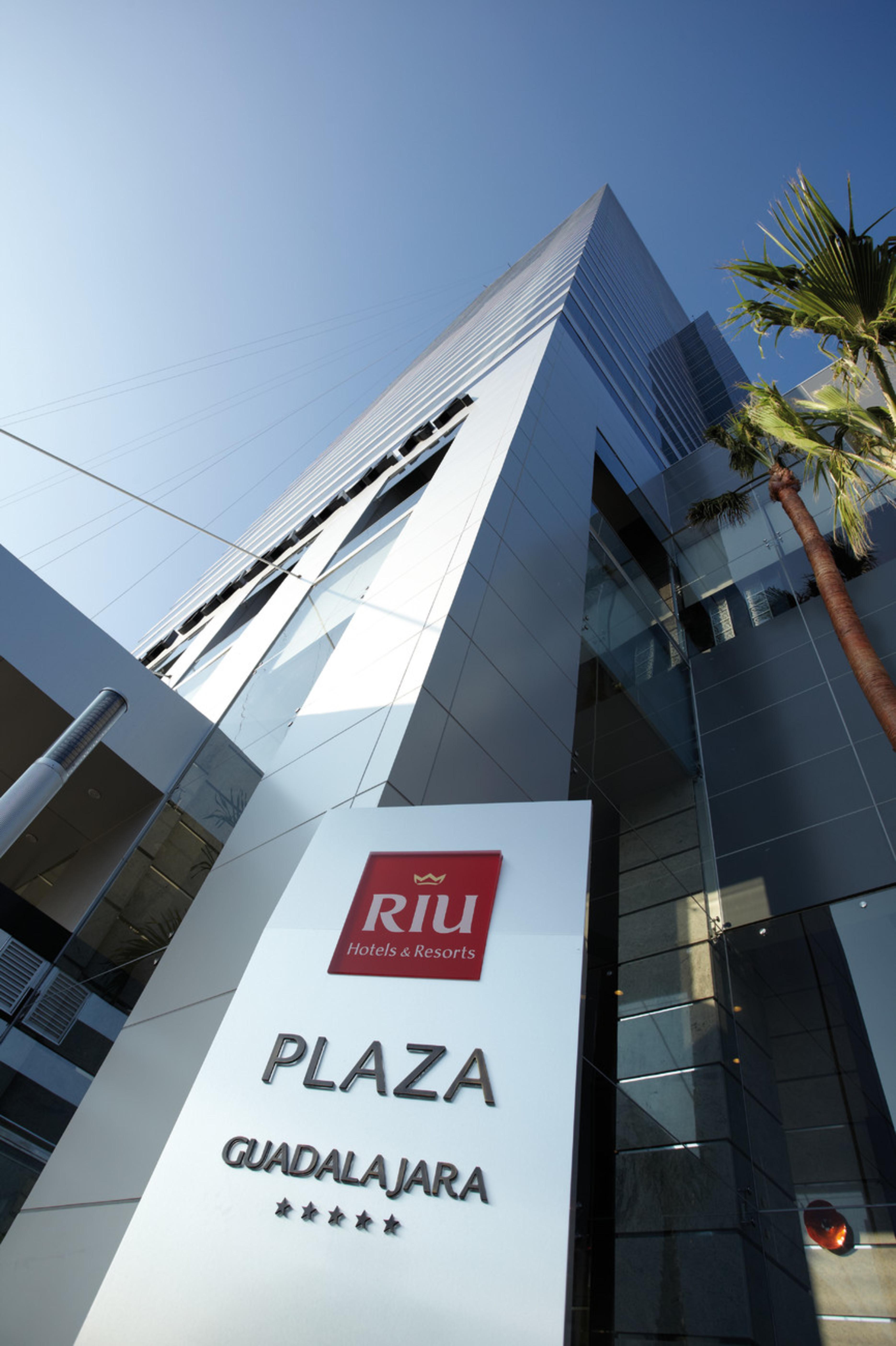 Готель Riu Plaza Гвадалахара Екстер'єр фото