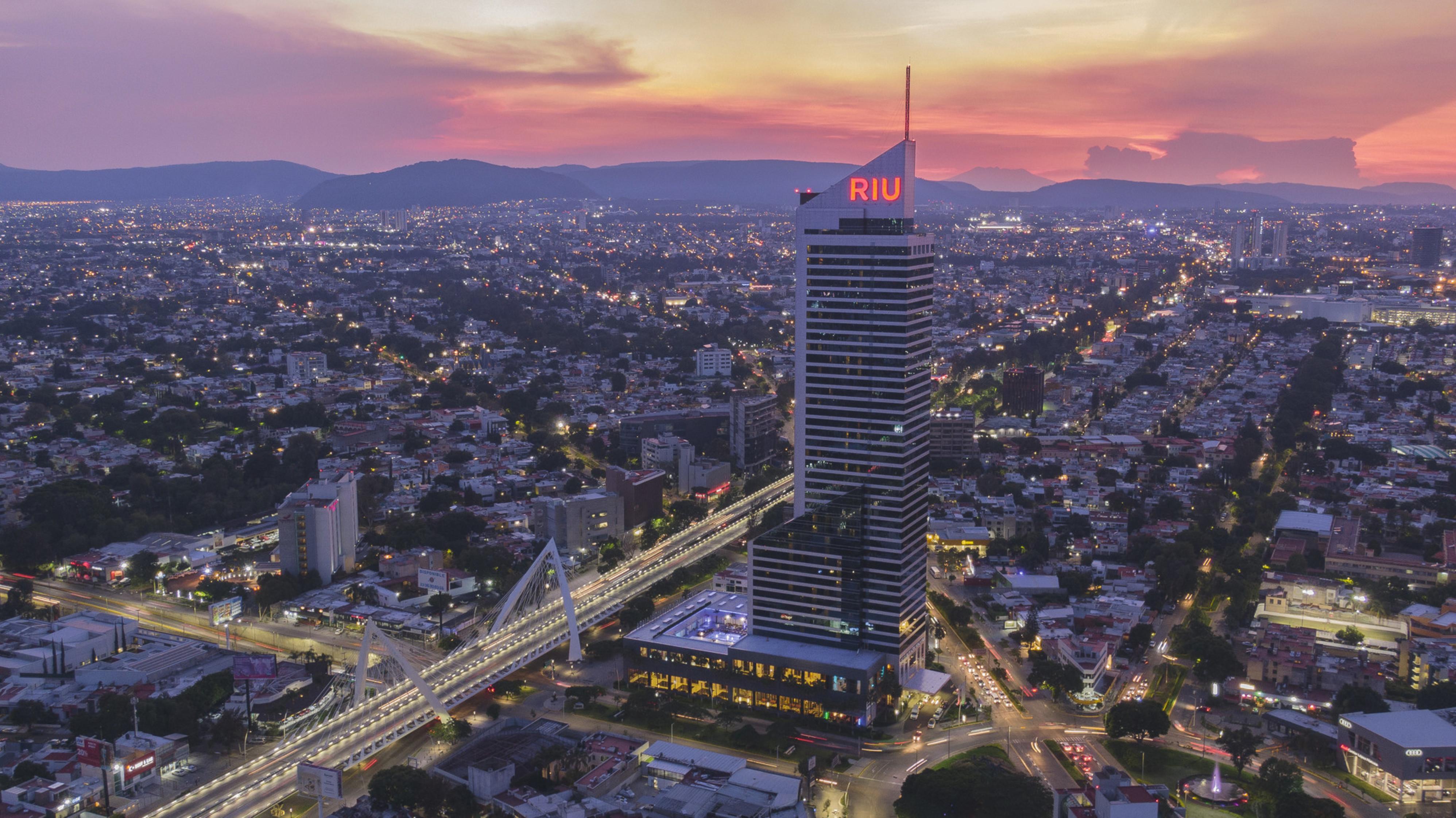 Готель Riu Plaza Гвадалахара Екстер'єр фото