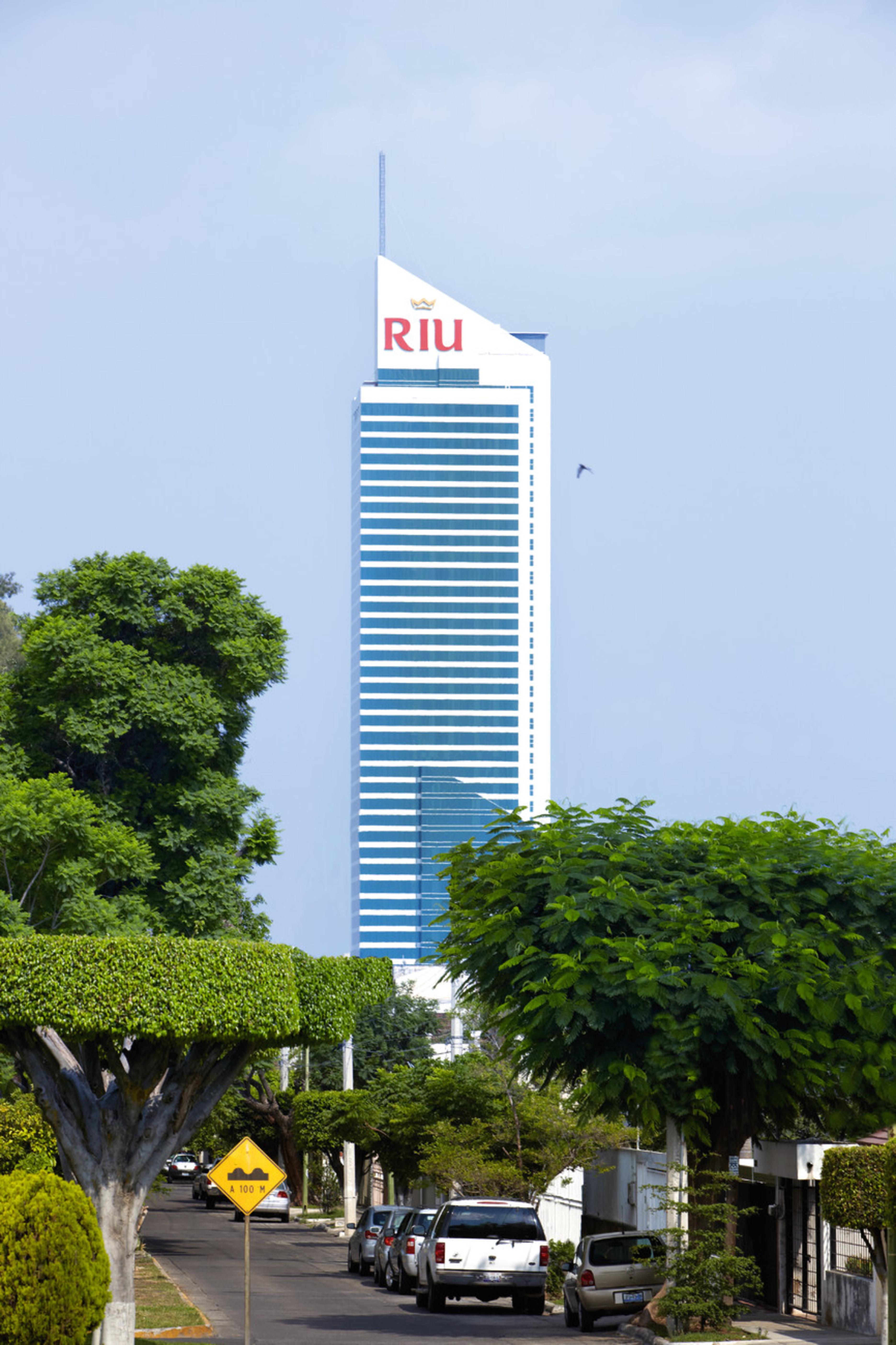 Готель Riu Plaza Гвадалахара Екстер'єр фото